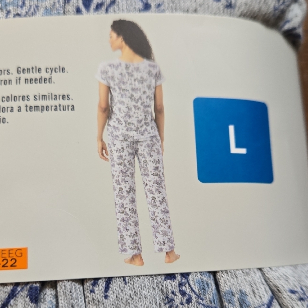 Lucky Brand Gray and Blue Floral 4 Pieces Pajama Set - Picture 4 of 6